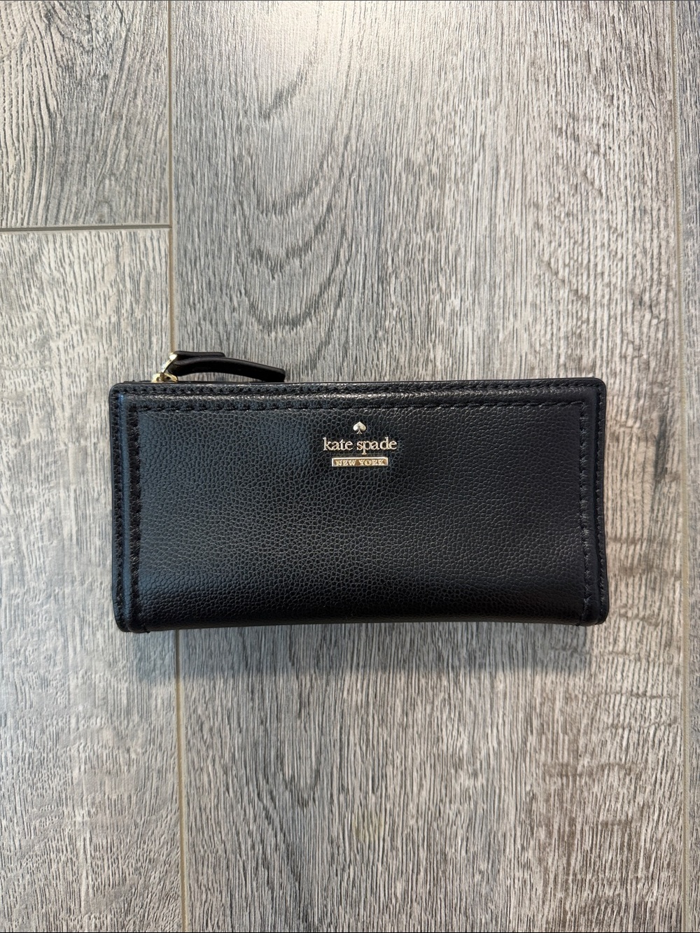 kate spade Black Leather Zip Card Holder/ wallet with Gold Logo Plaque